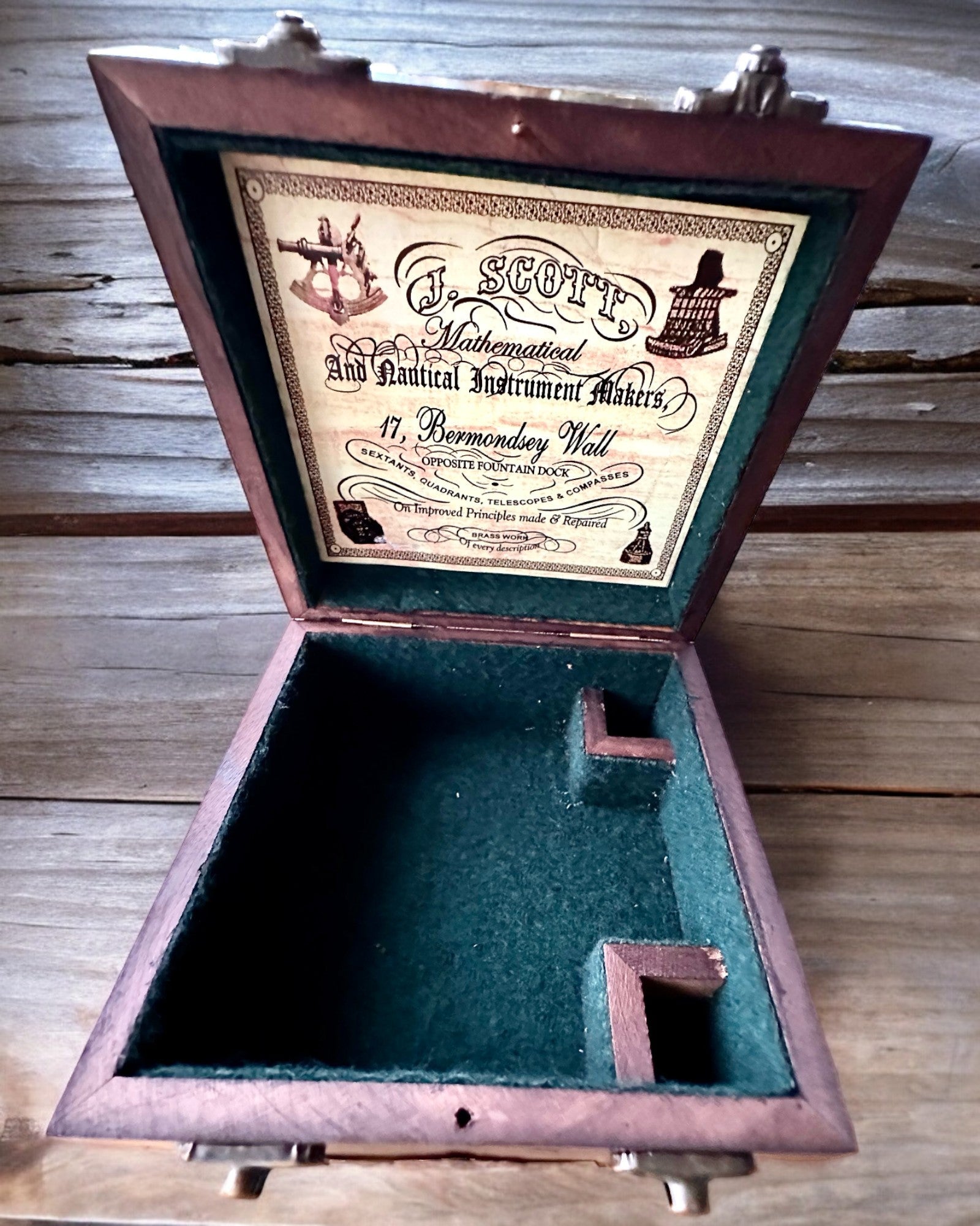 Cutie Mare din Lemn pentru Sextant sau Busolă Premium „Mariner's Legacy” cu Posibilitate de Gravare