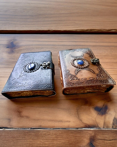 Jurnal Premium, Model Antic, Caiet din Piele „Cronica Magică” 200 de pagini, 2 variante disponibile, personalizare cu gravură