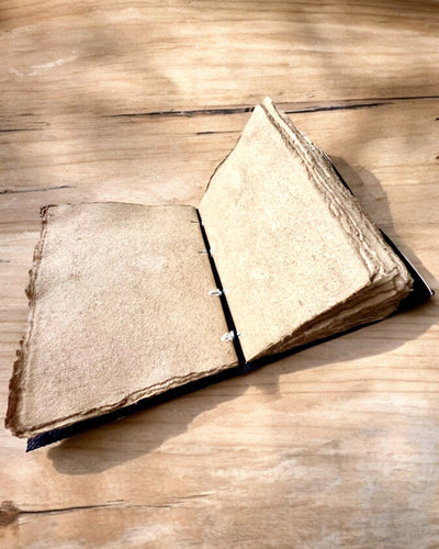 Jurnal Premium, Model Antic, Caiet din Piele „Cronica Magică” 200 de pagini, 2 variante disponibile, personalizare cu gravură