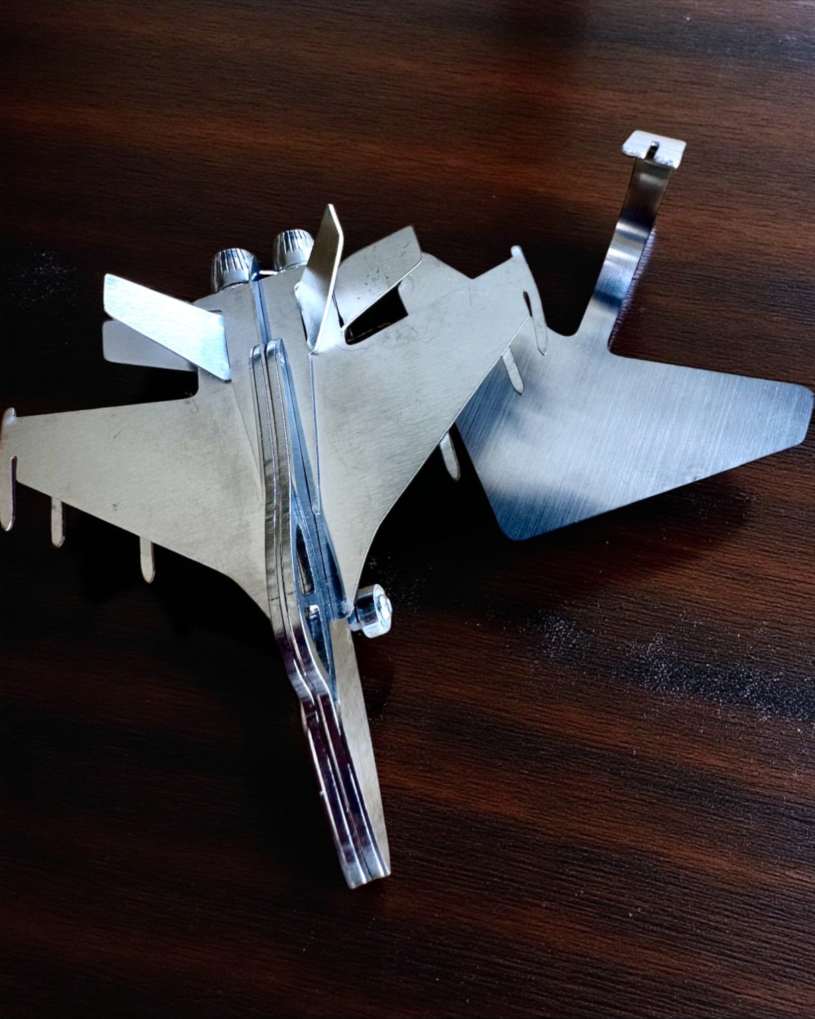 Metalowy Model Myśliwca „SkyRaptor” – stal nierdzewna, personalizowany grawer na prezent