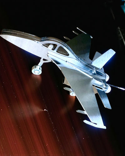 Model Metalic de Avion de Vânătoare „SkyRaptor” – oțel inoxidabil, gravură personalizată pentru cadou