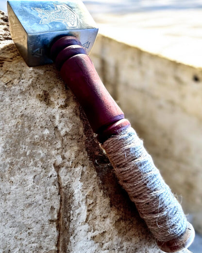 Młot Mjölnir Skaldów – 33 cm, Ręcznie Kuty Młot Wikingów z Opcją Grawerowania