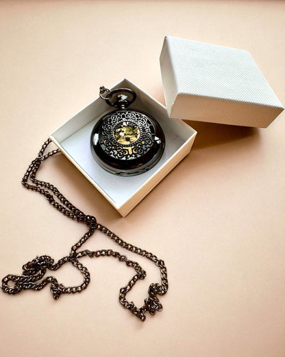 Ceas de buzunar negru „Midnight Elegance”, personalizare pentru cadou cu gravură