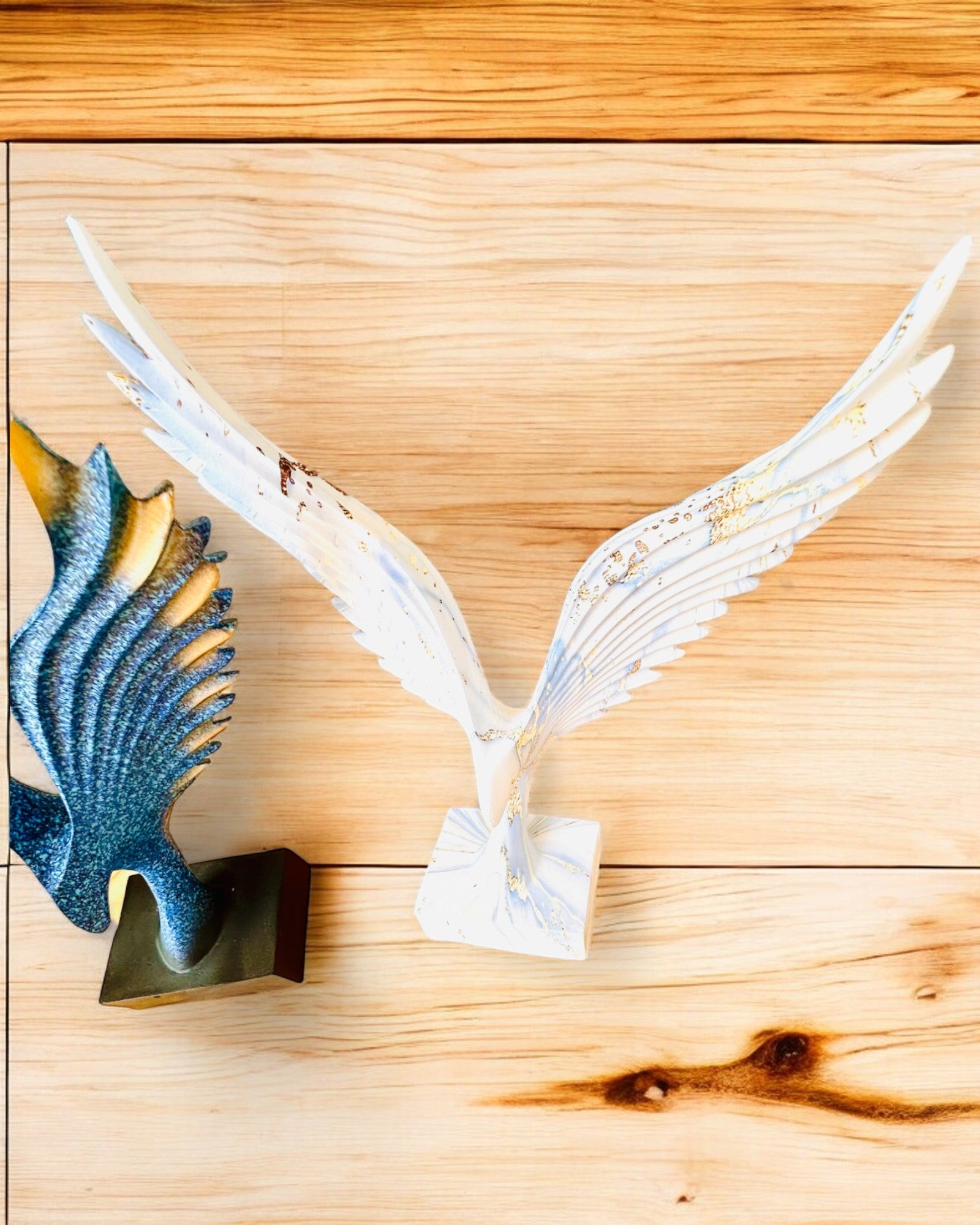 Figurină Elegantă Aripi de Îngeri 33 cm înălțime – "Gardienii Înaripați", posibilitate de personalizare cu gravură pentru cadou, personalizare, 3 variante de culoare