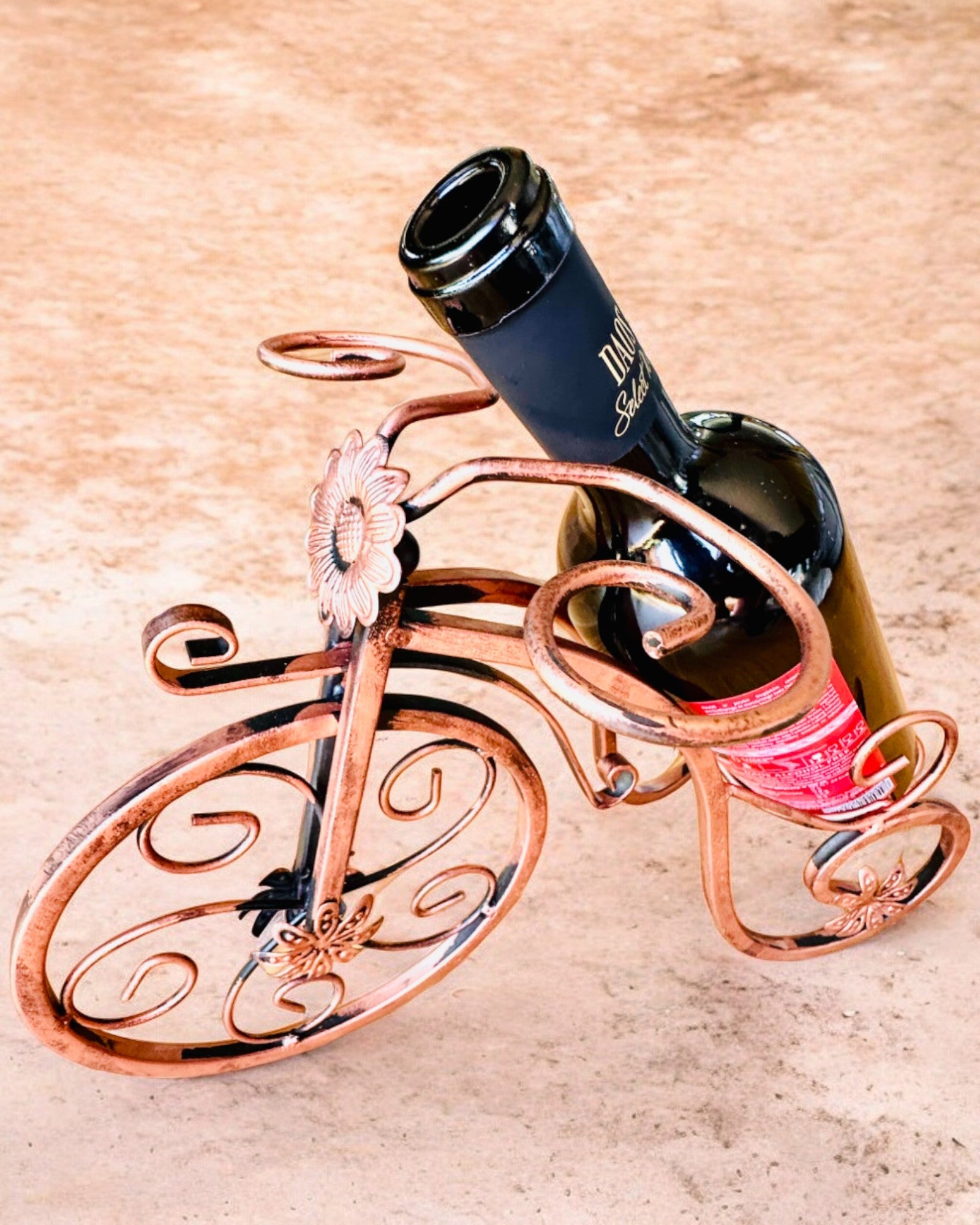 Suport pentru vin „WineCycle” în formă de bicicletă - posibilitate de personalizare cu gravură pentru cadou
