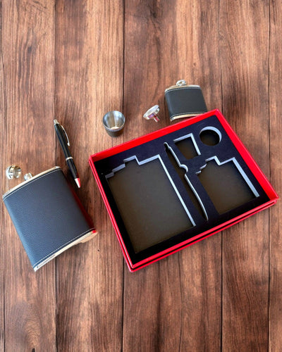 Set de ploscuțe „Gentleman Stilat” - posibilitate de personalizare cu gravură pentru cadou