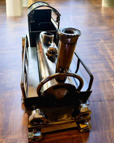 Locomotivă din fier „Retro Express” – decorațiune, model, realizată manual cu posibilitatea de gravare pentru cadou