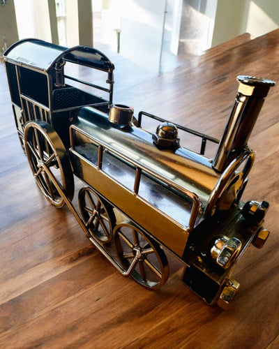 Locomotivă din fier „Retro Express” – decorațiune, model, realizată manual cu posibilitatea de gravare pentru cadou