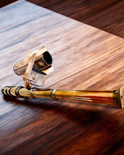 Lunetă Premium „Voyager” cu Lunetă Gravată și Etui din Piele Naturală, posibilitate de personalizare cu gravură pentru cadou