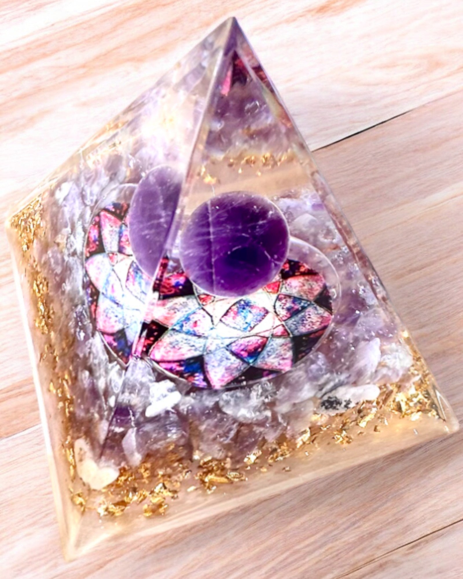 Piramida Energetică "Amethyst Star" orgonitică cu cristale de ametist