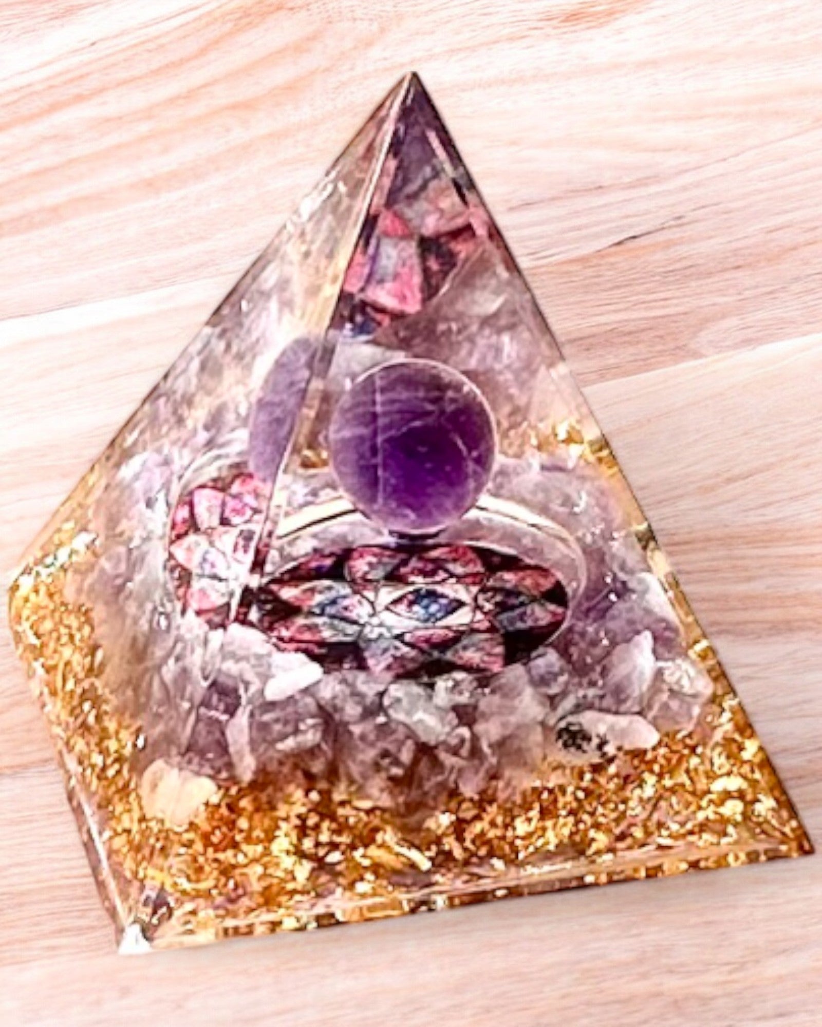 Piramida Energetică "Amethyst Star" orgonitică cu cristale de ametist