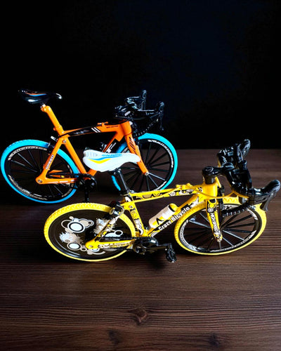 Model metalic miniatural Bicicletă de Colecție "Speed Rider 1.2" – personalizare cu gravură pentru cadou, 2 variante de culoare