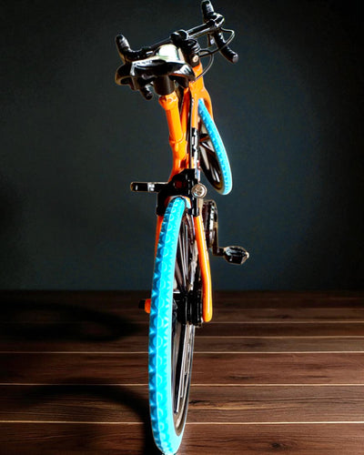 Model metalic miniatural Bicicletă de Colecție "Speed Rider 1.2" – personalizare cu gravură pentru cadou, 2 variante de culoare