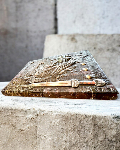 Kronika Wojownika Notatnik z Motywem Rycerza, notes z możliwością personalizowania grawerem na prezent