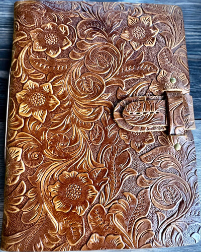 Notatnik din piele vintage „Floralis” – manual embosat, 400 de pagini, posibilitate de gravare, 2 variante