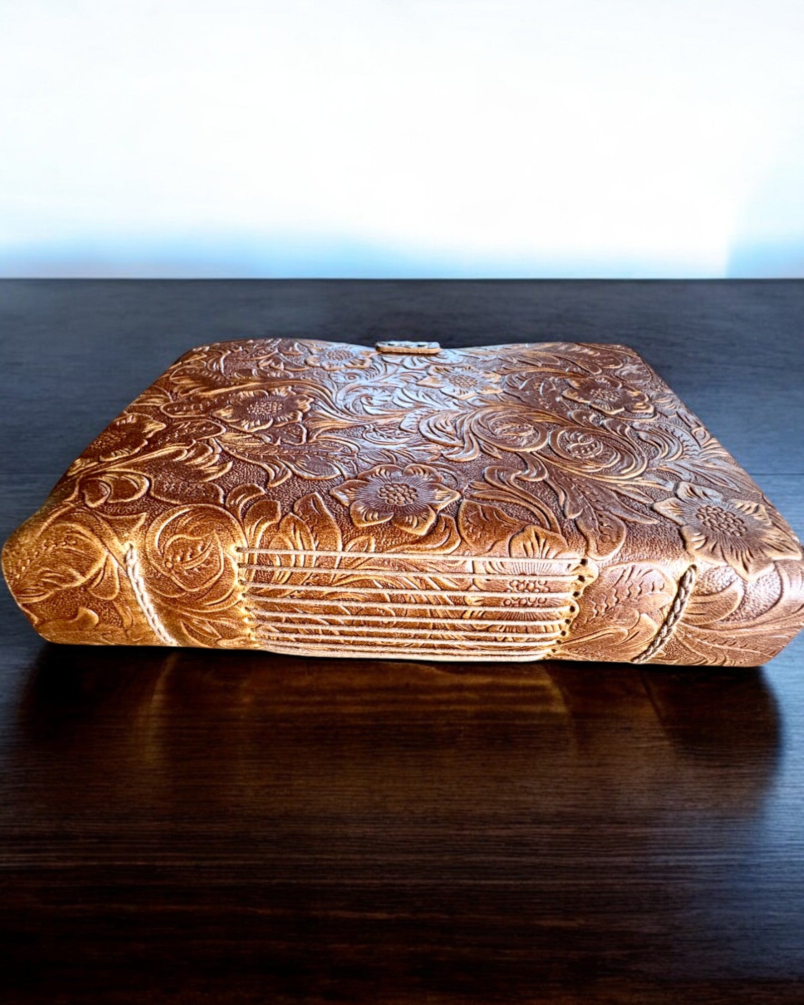 Notatnik din piele vintage „Floralis” – manual embosat, 400 de pagini, posibilitate de gravare, 2 variante