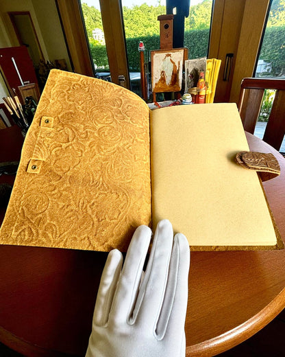 Notatnik din piele vintage „Floralis” – manual embosat, 400 de pagini, posibilitate de gravare, 2 variante