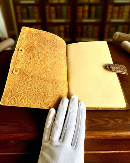 Notatnik din piele vintage „Floralis” – manual embosat, 400 de pagini, posibilitate de gravare, 2 variante