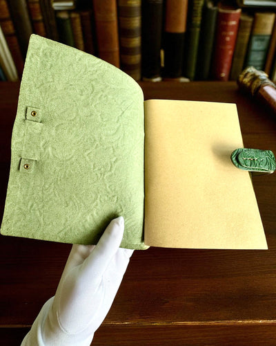 Notatnik din piele vintage „Floralis” – manual embosat, 400 de pagini, posibilitate de gravare, 2 variante