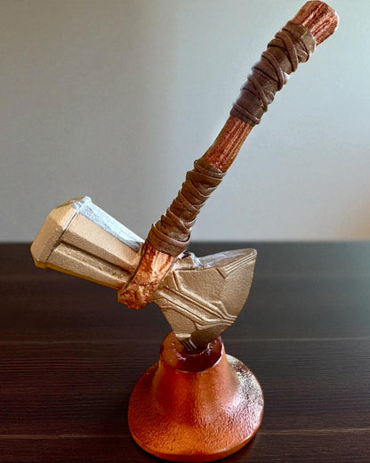 Storm Relic – ciocan decorativ cu bază, 26 cm, realizat manual, posibilitate de personalizare cu gravură pentru cadou
