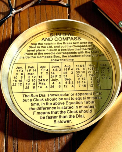 Busolă solară Voyager 7cm – ceas solar din alamă cu busolă, personalizare cu gravură pentru cadou