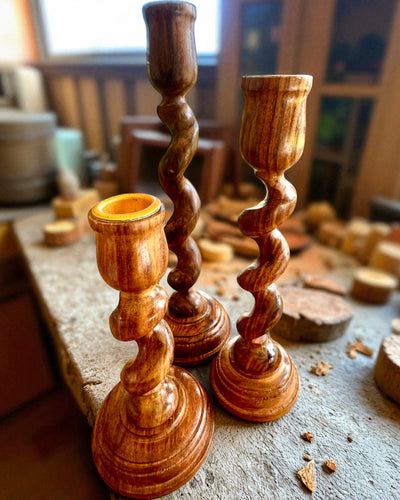 Set de 3 suporturi pentru lumânări „Spiralne Światło” 25 cm înălțime, posibilitate de personalizare cu gravură pentru cadou