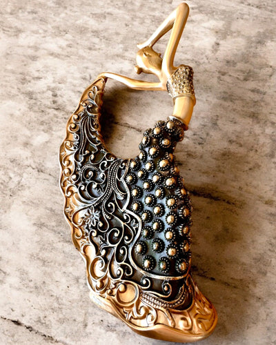 Sculptură elegantă „Dansatoarea Strălucirii de Aur”, 29 cm înălțime, cu posibilitate de gravare pentru cadou