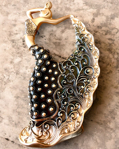 Sculptură elegantă „Dansatoarea Strălucirii de Aur”, 29 cm înălțime, cu posibilitate de gravare pentru cadou