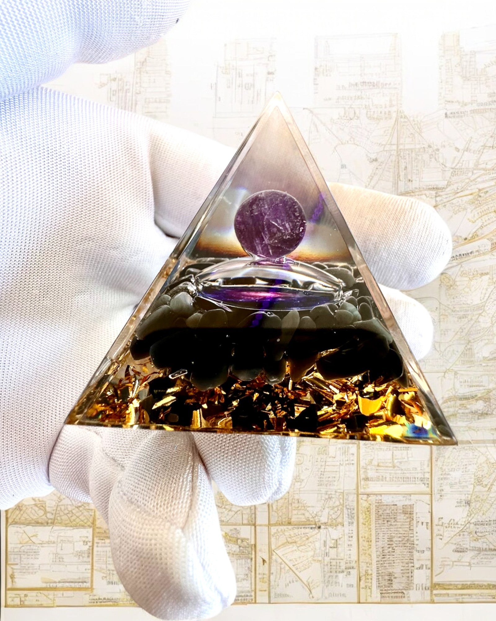 Piramida Energetică orgonitică a Energiei Cosmice - Amulet cu Ametist și Așchii