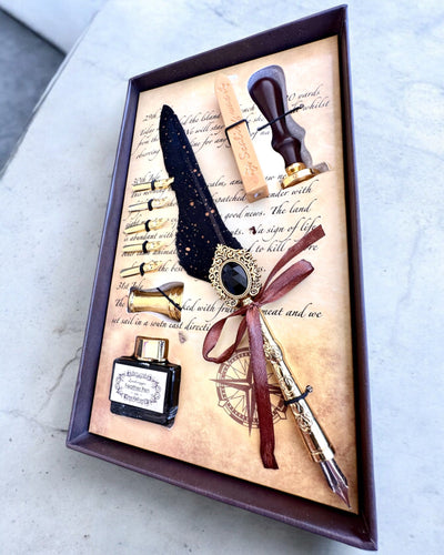 Set Caligrafic „Eleganța în Practică” cu Opțiune de Gravare, pentru cadou. 2 variante de culoare disponibile