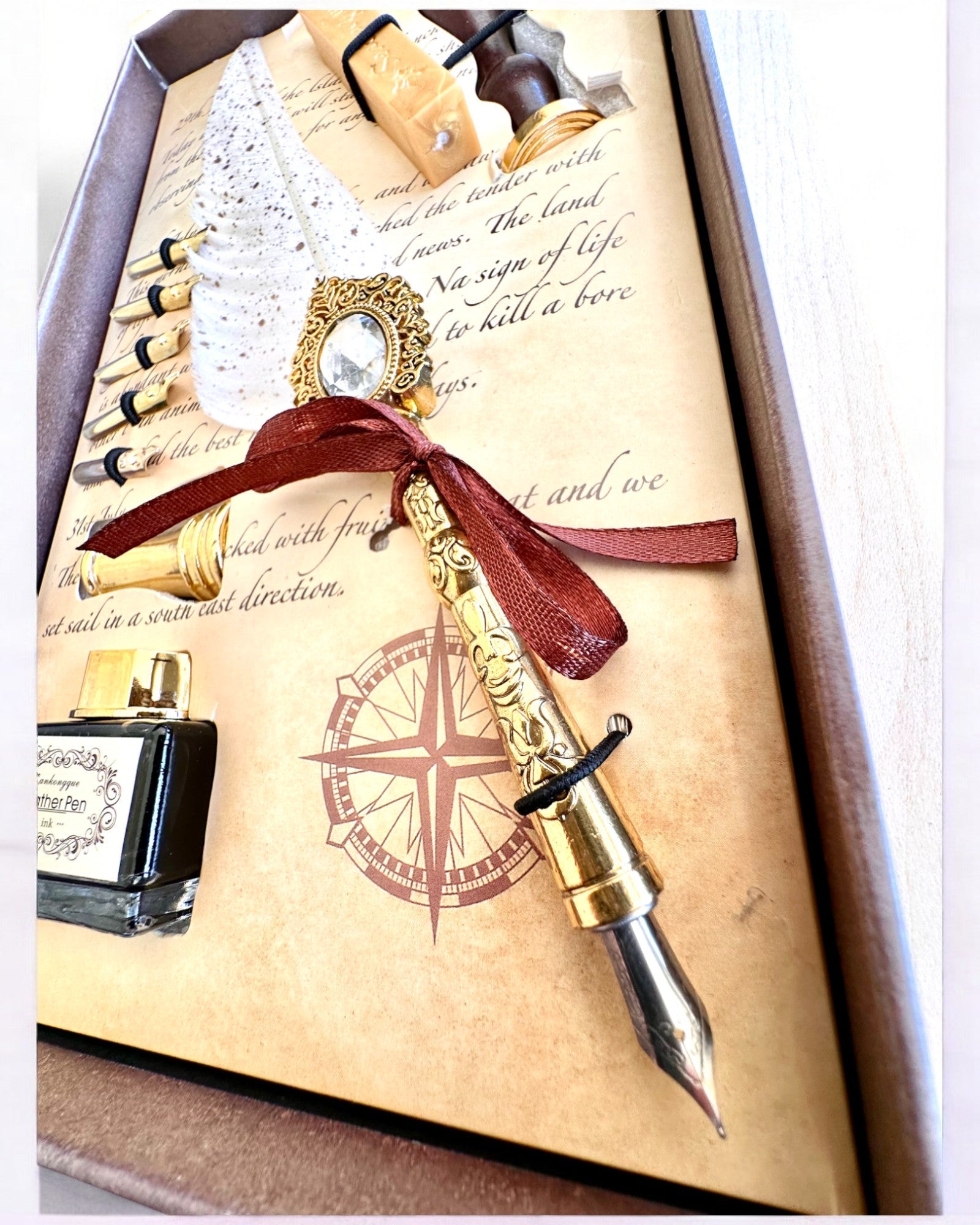 Set Caligrafic „Eleganța în Practică” cu Opțiune de Gravare, pentru cadou. 2 variante de culoare disponibile