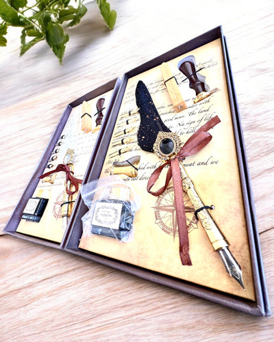 Set Caligrafic „Eleganța în Practică” cu Opțiune de Gravare, pentru cadou. 2 variante de culoare disponibile