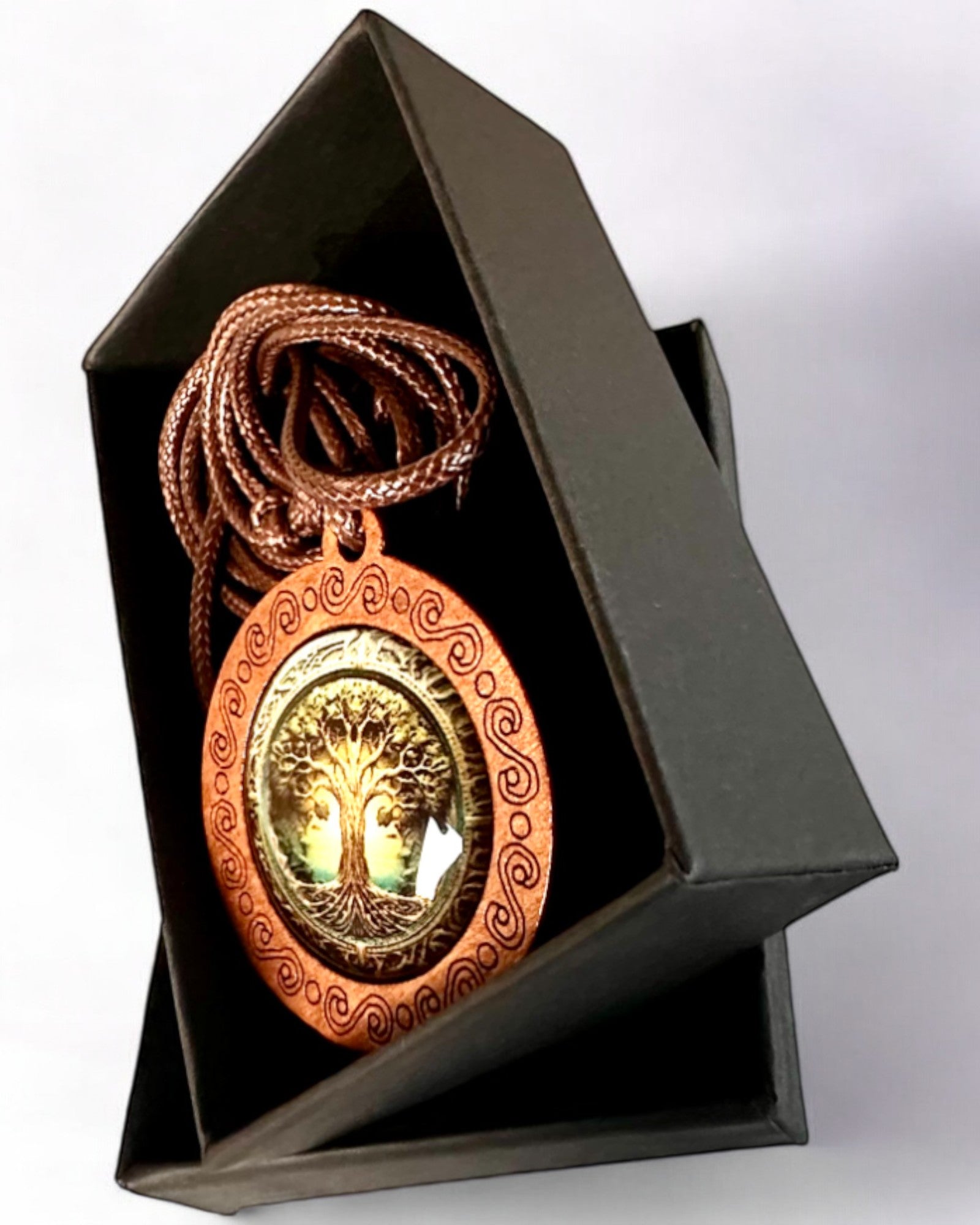 Amuletul Vieții „Arborele Strămoșilor” - Colier realizat manual din lemn și sticlă, posibilitate de personalizare cu gravură pentru cadou