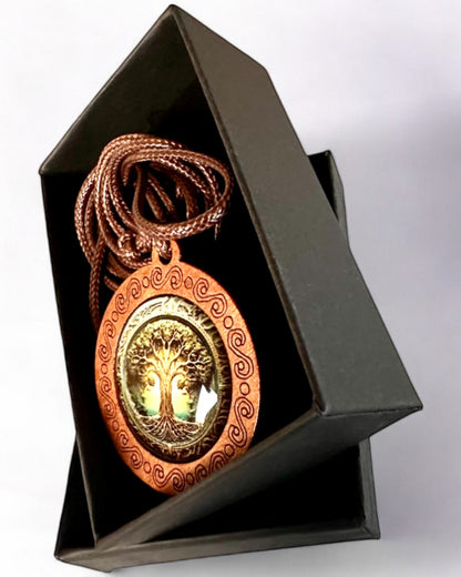 Amuletul Vieții „Arborele Strămoșilor” - Colier realizat manual din lemn și sticlă, posibilitate de personalizare cu gravură pentru cadou