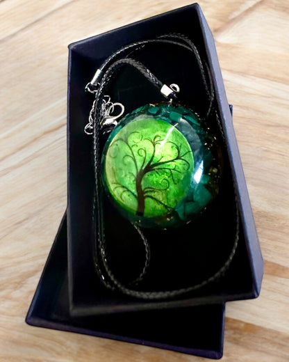 "Amuletul de Malachit al Vieții" - colier cu posibilitate de personalizare prin gravură pentru cadou