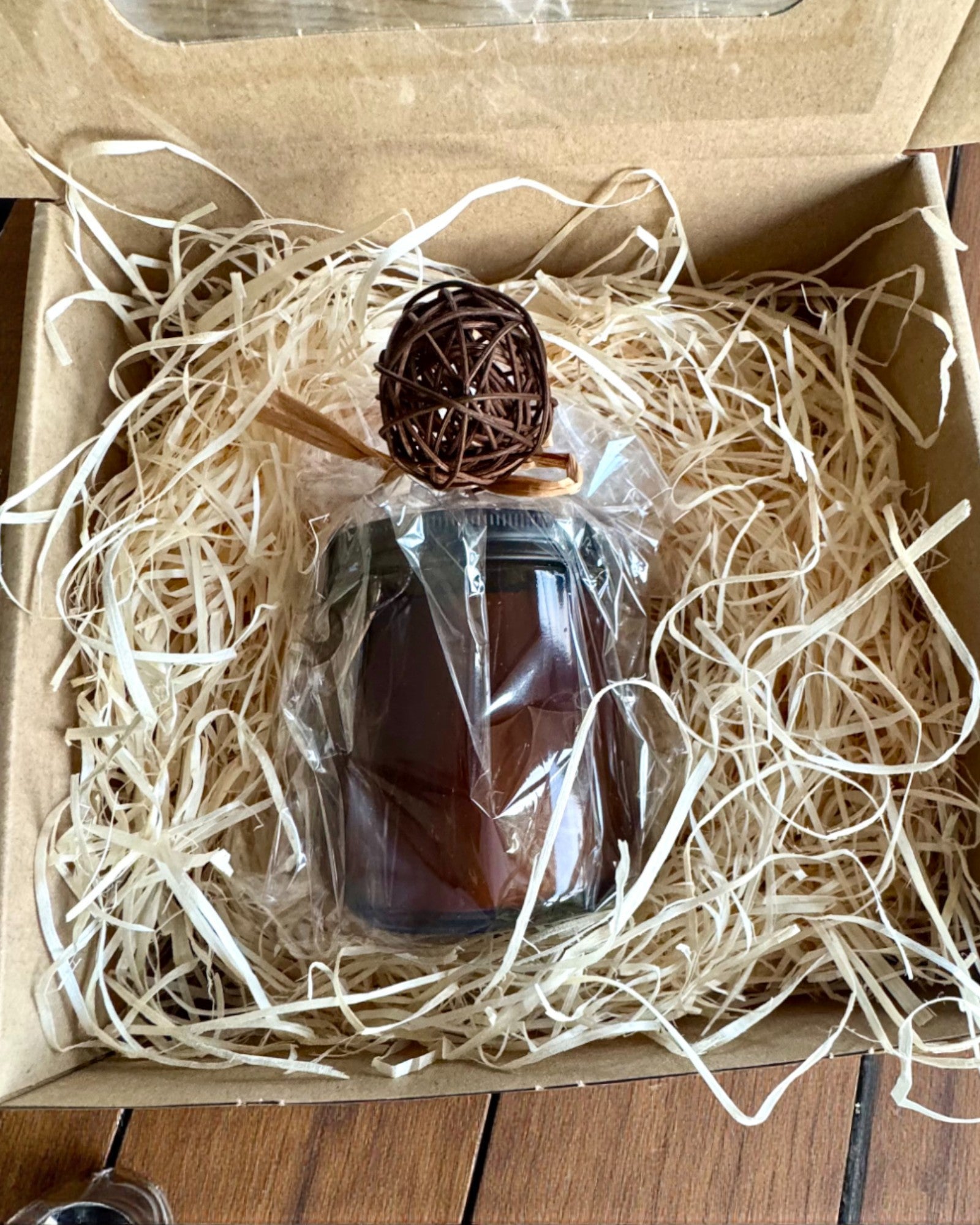 Lumânare intențională Puterea Tigrului – Încredere în sine și prosperitate, 250 ml, posibilitate de personalizare a capacului pentru cadou