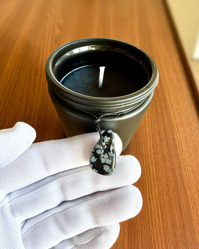 Lumânare din soia pentru intenții Obsidan – încredere în sine și forță interioară, 250 ml, posibilitate de personalizare pentru cadou