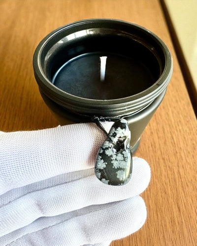 Lumânare din soia pentru intenții Obsidan – încredere în sine și forță interioară, 250 ml, posibilitate de personalizare pentru cadou