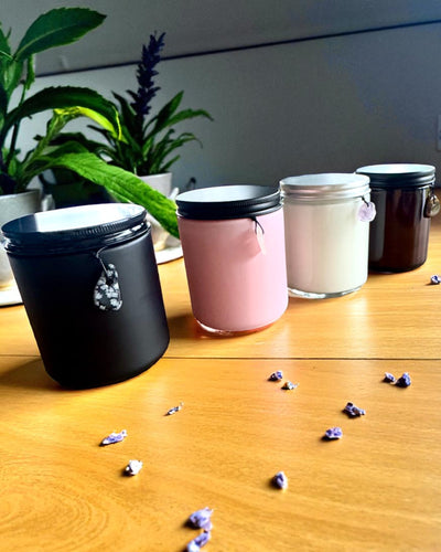 Lumânare din soia pentru intenții Ametist – liniște, armonie și purificare, 250 ml, posibilitate de personalizare pentru cadou