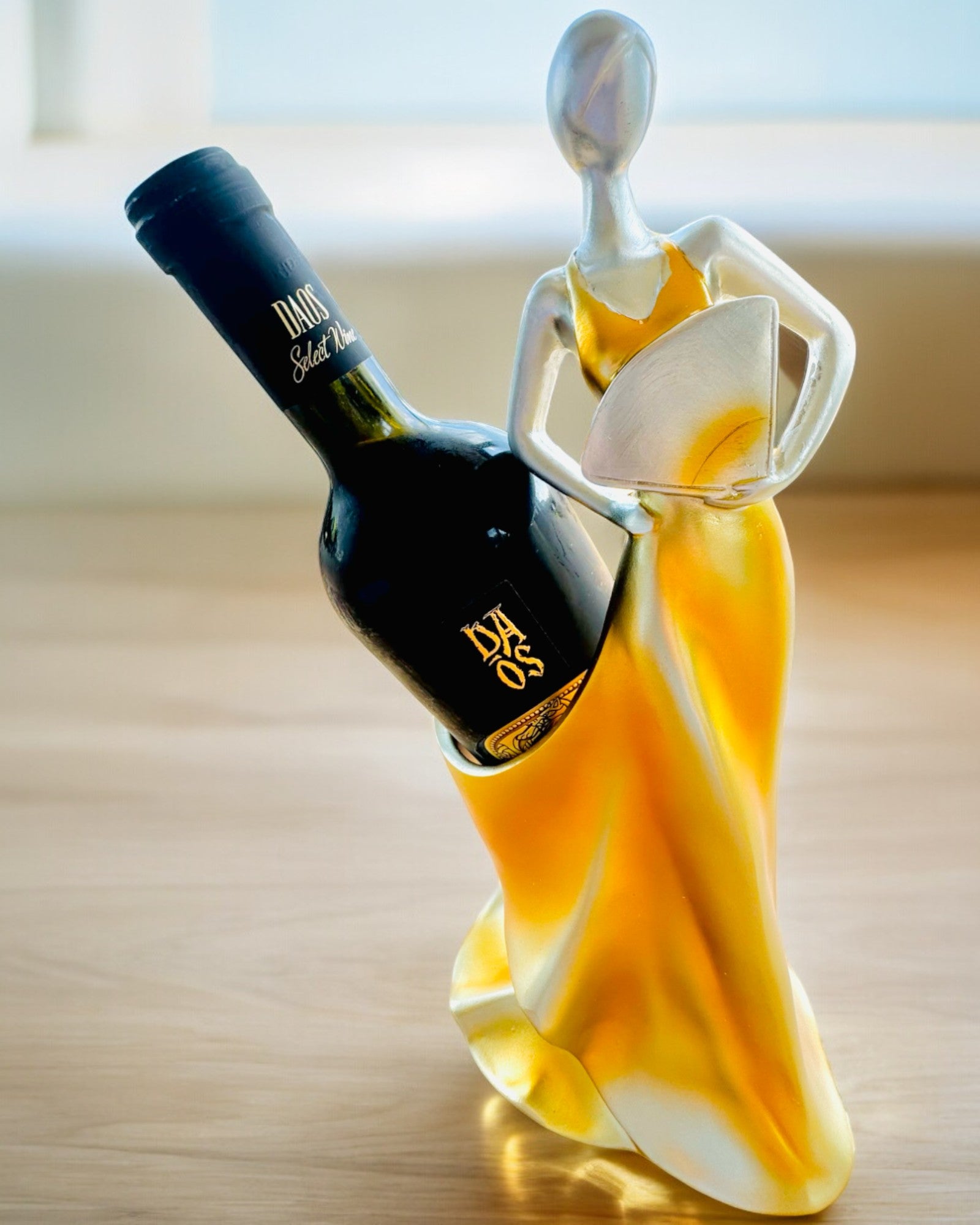 Suport Elegant pentru Sticlă - Statuia Doamnei - personalizare cu gravură, 2 variante la alegere