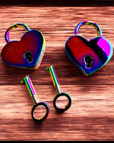 Miłosne Mini Kłódki Serce DeLuxe, Zestaw 2 kłódek z kluczykami, 6 wariantów do wyboru, możliwość personalizacji grawerem na prezent