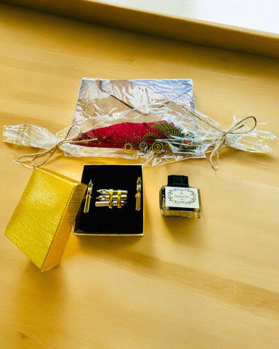 Set Cadou - Pană de Gâscă Bordo-Violet „Eleganță Steampunk” cu Posibilitate de Gravare, pentru cadou