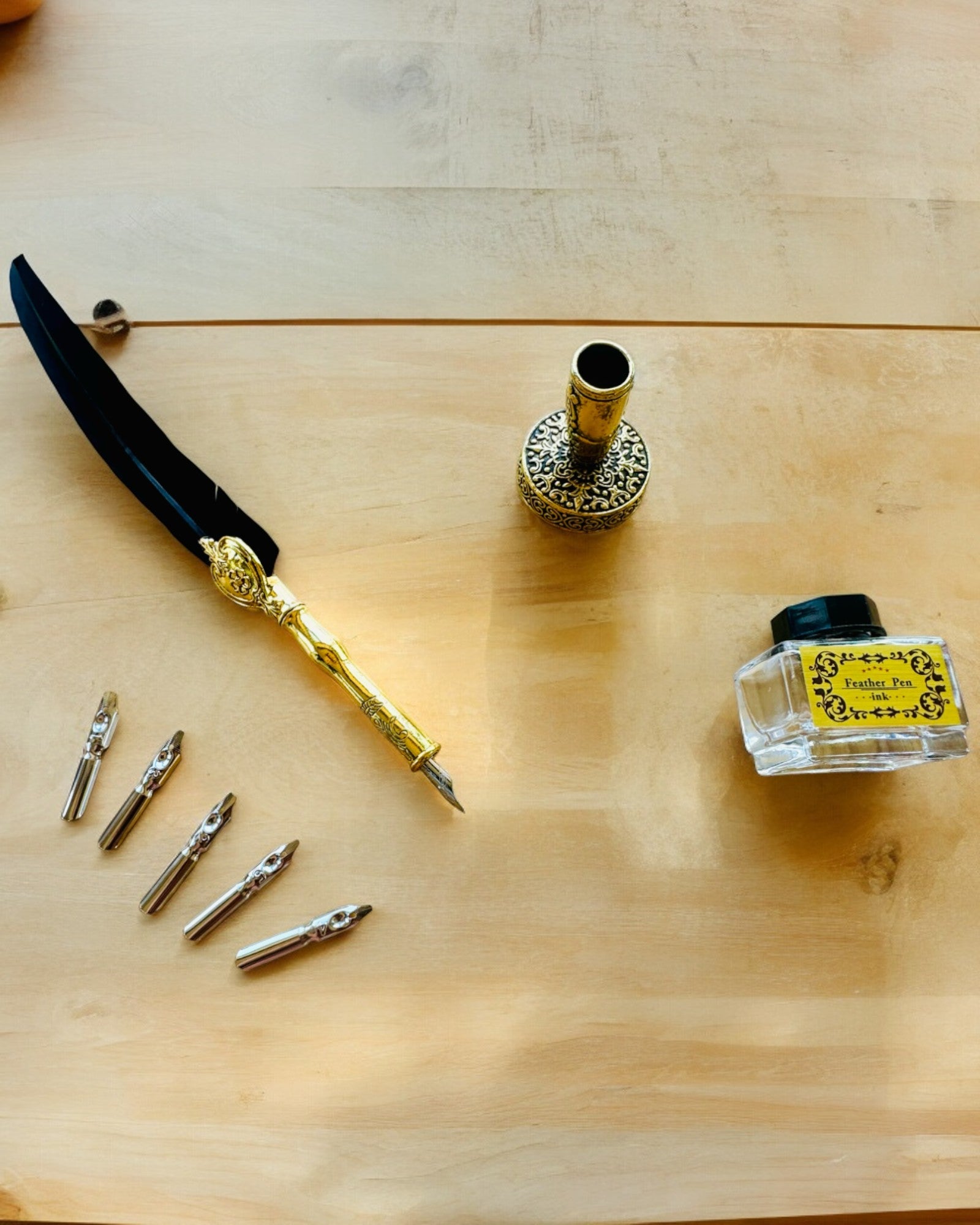 "Pană de gâscă elegantă cu set de accesorii - Royal Quill, posibilitate de personalizare cu gravură"