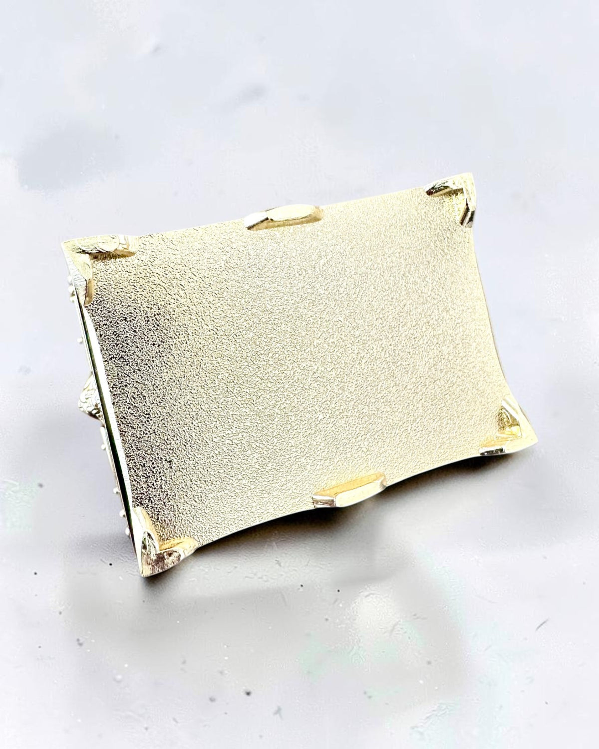 Cufăr de comori metalic retro cu gravură - Casetă argintie 7x5x5 cm