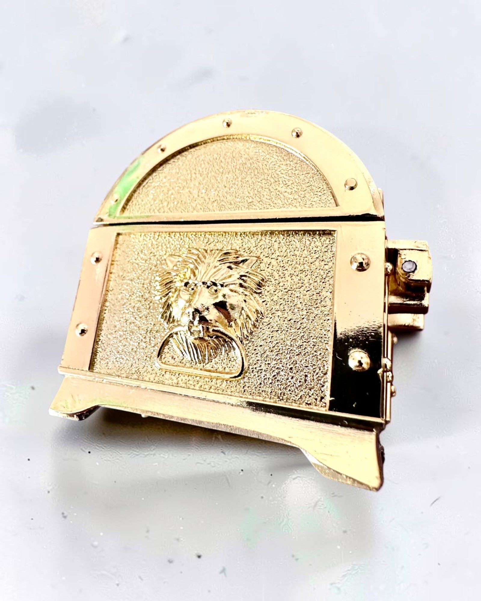 Cufăr de comori metalic retro cu gravură - Casetă argintie 7x5x5 cm