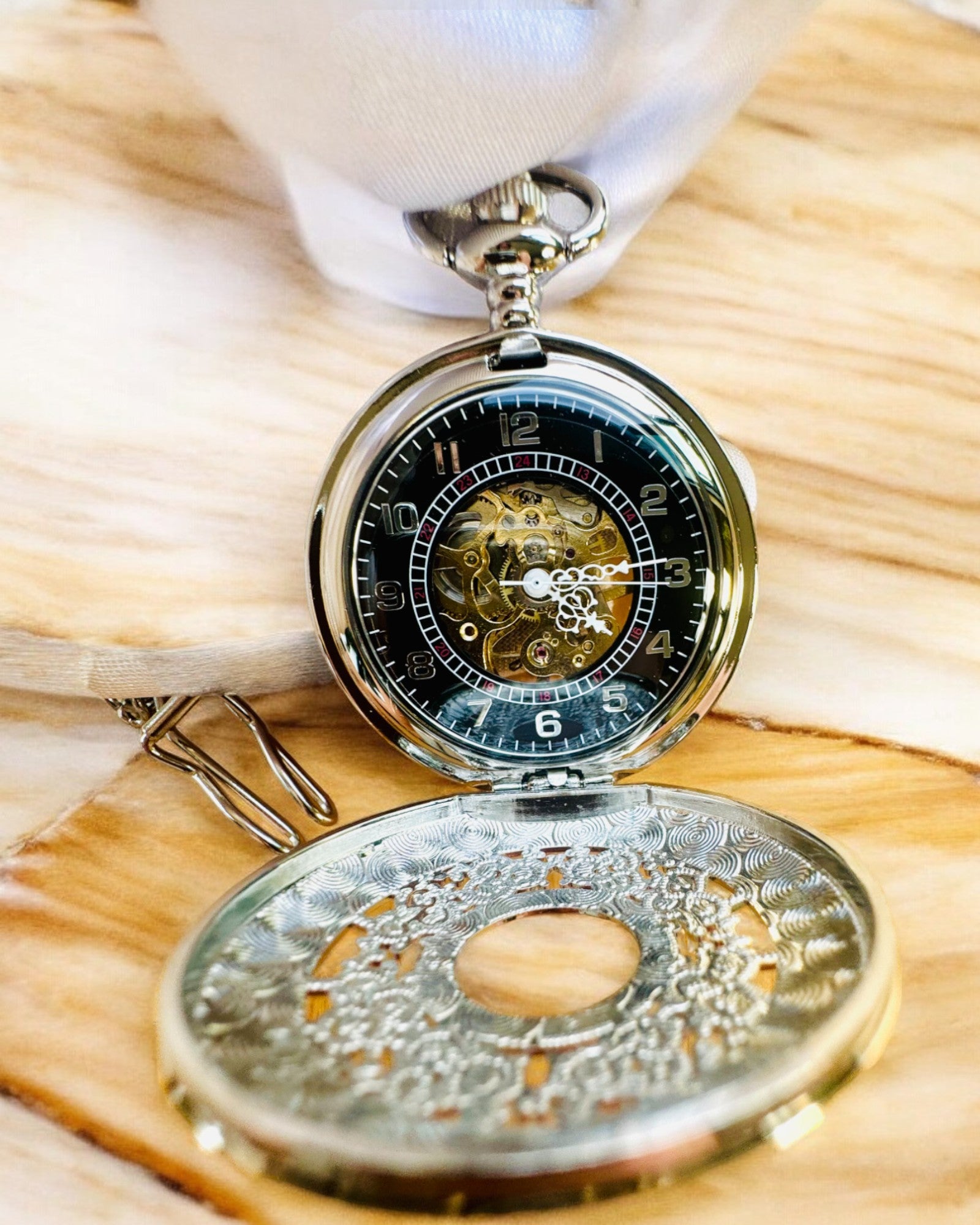 Ceas de buzunar „Eterna Elegancja”, cadou personalizat, gravură. Culoare argintie