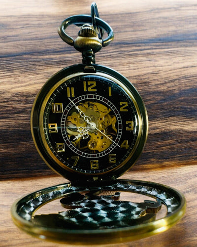 Ceas de buzunar "Equus Tempus" - Culoare: Cupru, cu motiv de cal, posibilitate de personalizare cu gravură