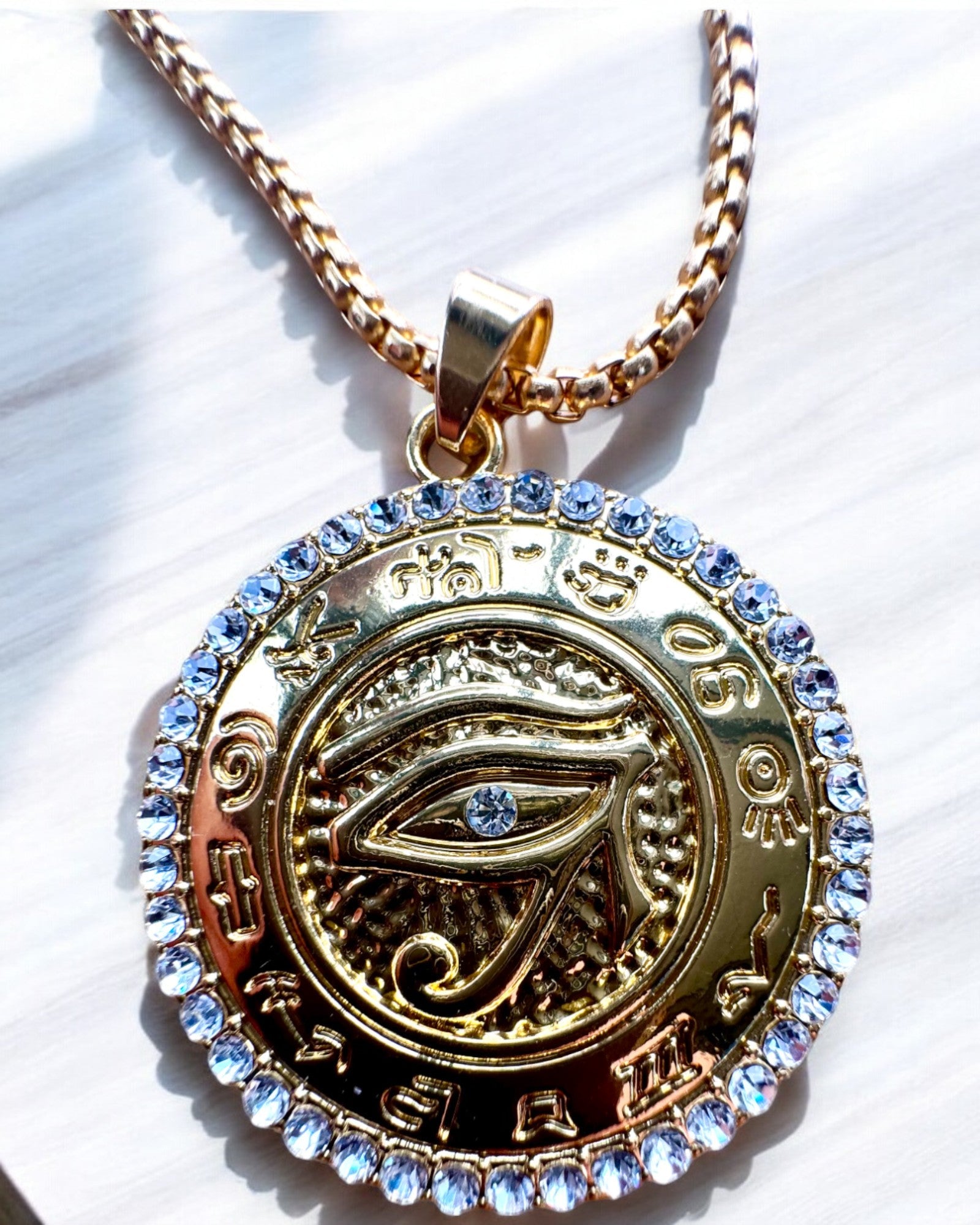 Amuletul Puterii „Ochiul lui Ra”, posibilitate de personalizare cu gravură pentru cadou