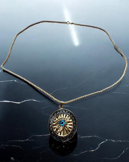 Amulet „Oko Horusa” - Eleganță și Protecție, posibilitate de personalizare cu gravură pentru cadou