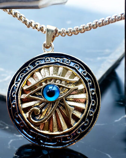 Amulet „Oko Horusa” - Eleganță și Protecție, posibilitate de personalizare cu gravură pentru cadou
